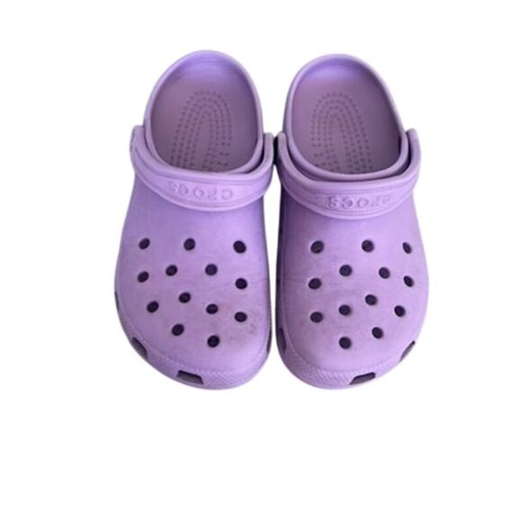 Lavender crocs gently used size 6 in womens nursing shoes, sandals, slides - Picture 3 of 8